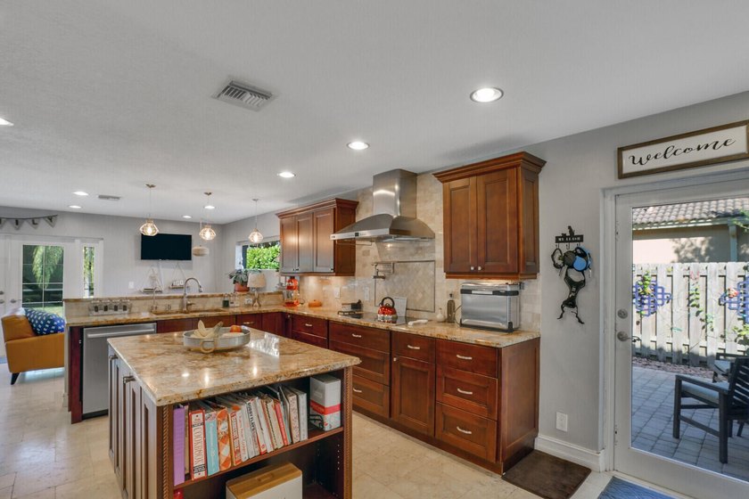 Welcome to your forever home! Very well-maintained, two story - photo 21