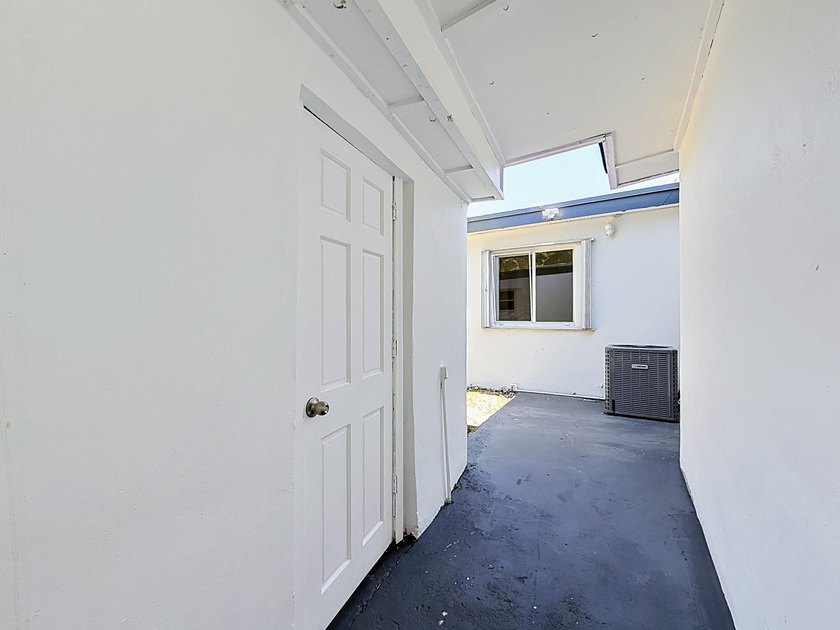 Beautifully updated 4-bedroom, 3-bathroom home with NO HOA - photo 36