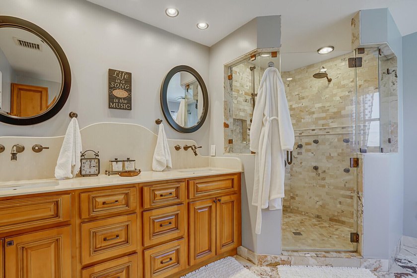 Welcome to your forever home! Very well-maintained, two story - photo 38