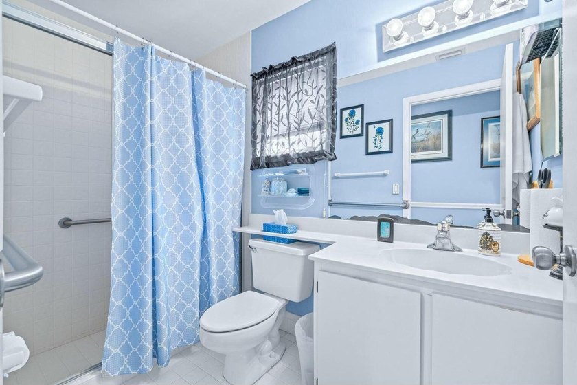 This well-maintained 3-bedroom, 2-bath single-family home is - photo 11