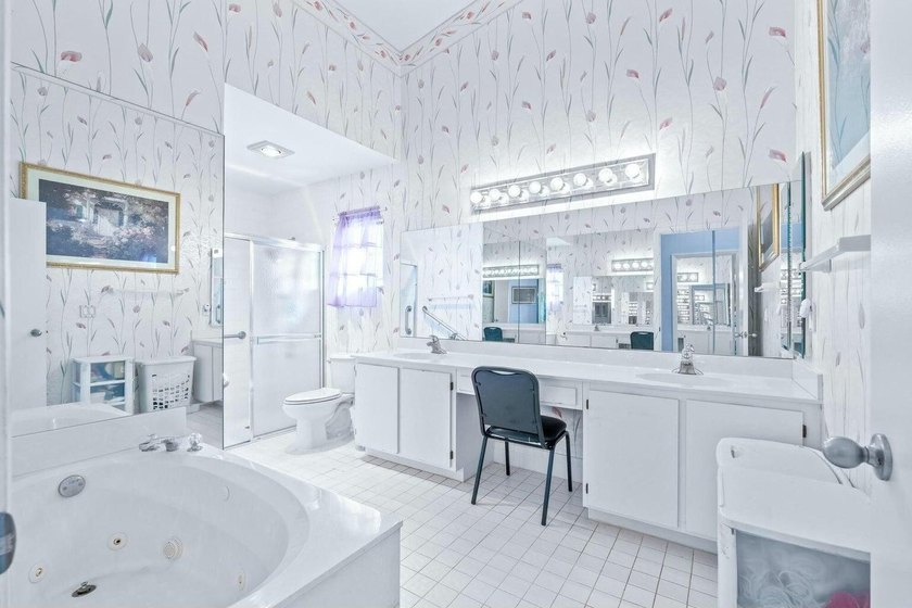 This well-maintained 3-bedroom, 2-bath single-family home is - photo 14