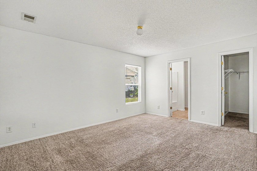 Welcome home to this well maintained 3-bedroom, 2.5 bath home in - photo 16