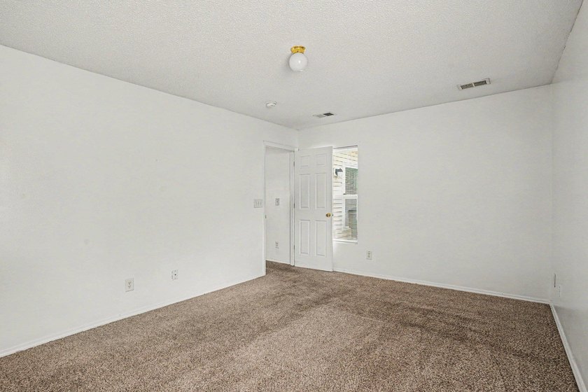 Welcome home to this well maintained 3-bedroom, 2.5 bath home in - photo 17