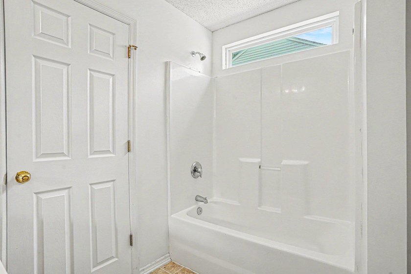 Welcome home to this well maintained 3-bedroom, 2.5 bath home in - photo 19
