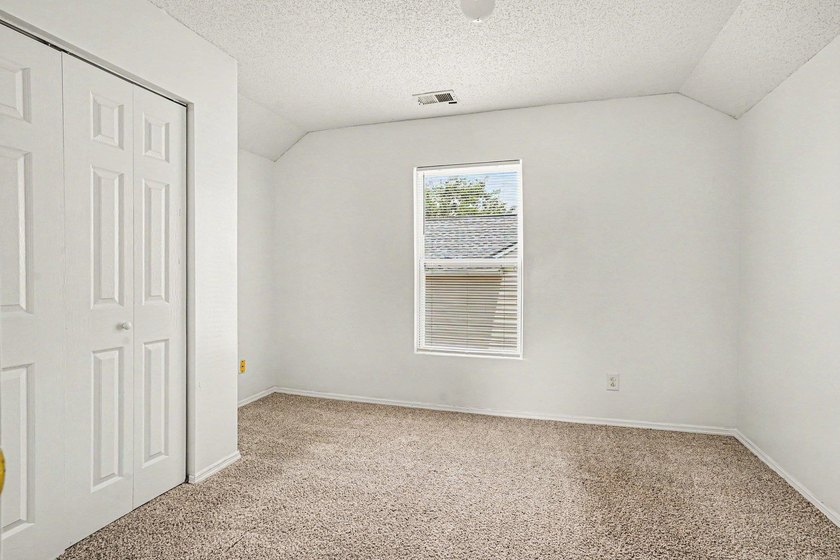 Welcome home to this well maintained 3-bedroom, 2.5 bath home in - photo 23