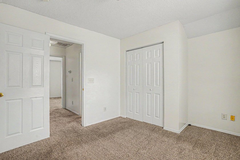 Welcome home to this well maintained 3-bedroom, 2.5 bath home in - photo 24