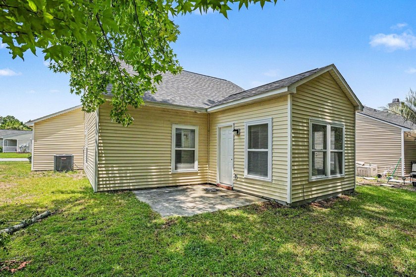 Welcome home to this well maintained 3-bedroom, 2.5 bath home in - photo 27