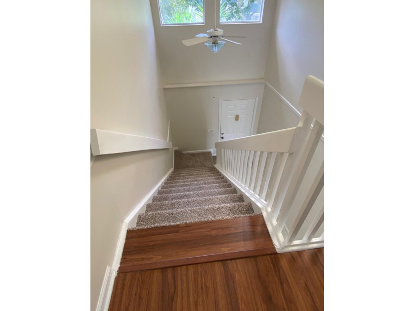 PRIME LOCATION IN A GATED COMMUNITY! THIS BEAUTIFUL TOWNHOME - photo 28