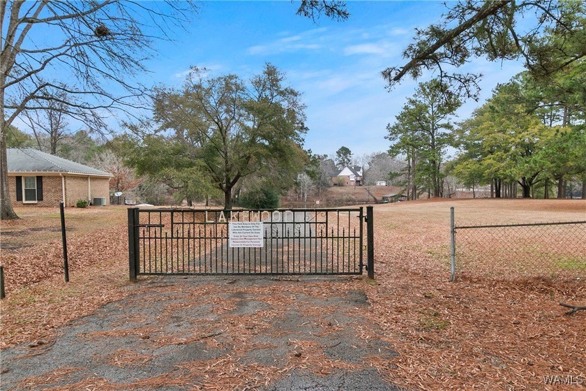 OPEN HOUSE April 19th from 2-4 pm! Enjoy space, comfort, and - photo 9