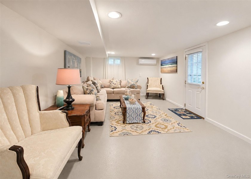 This Lovely 12 Room Ranch Is Privately Nestled In A Beautiful - photo 14