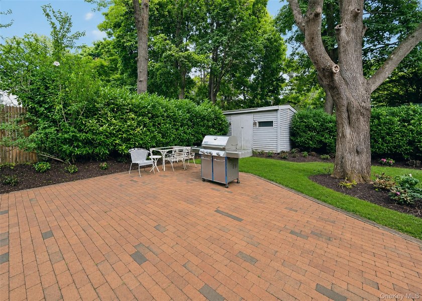 This Lovely 12 Room Ranch Is Privately Nestled In A Beautiful - photo 23