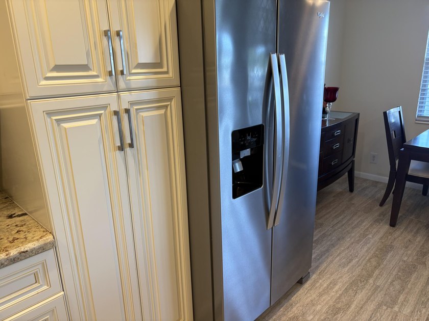 Discover this well-appointed two-bedroom, two-bathroom - photo 4