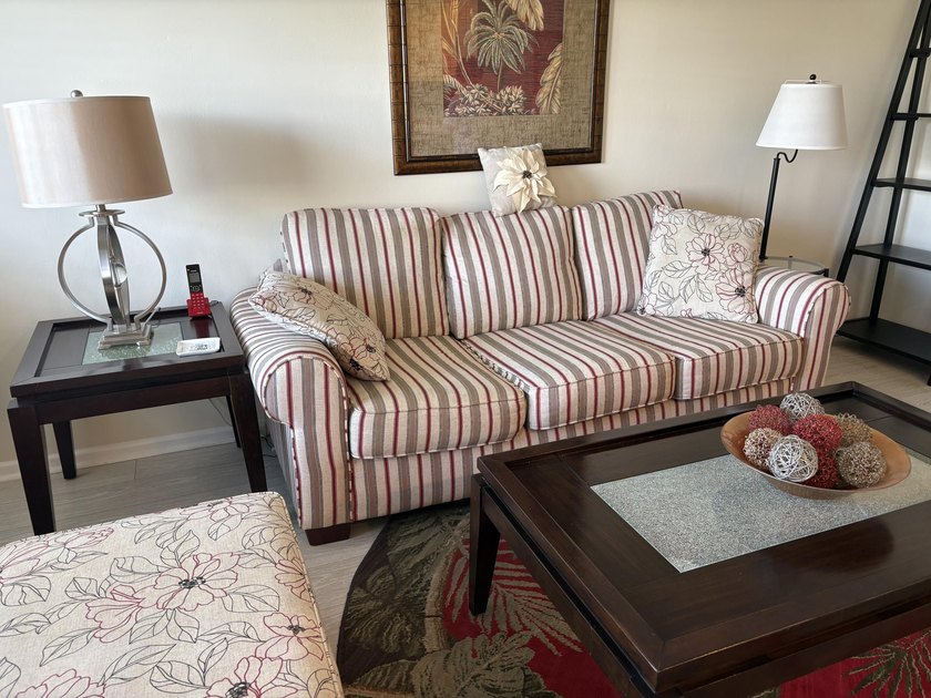 Discover this well-appointed two-bedroom, two-bathroom - photo 7