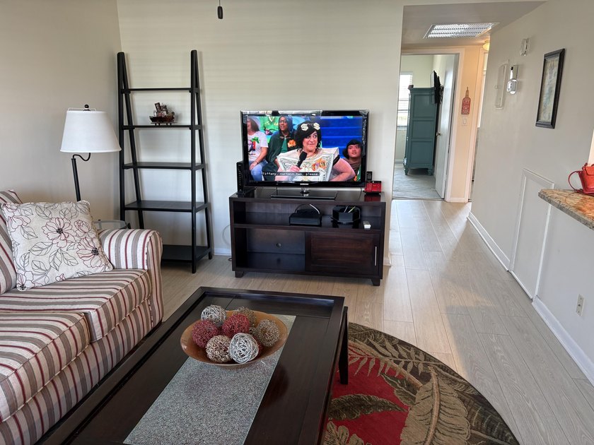Discover this well-appointed two-bedroom, two-bathroom - photo 9