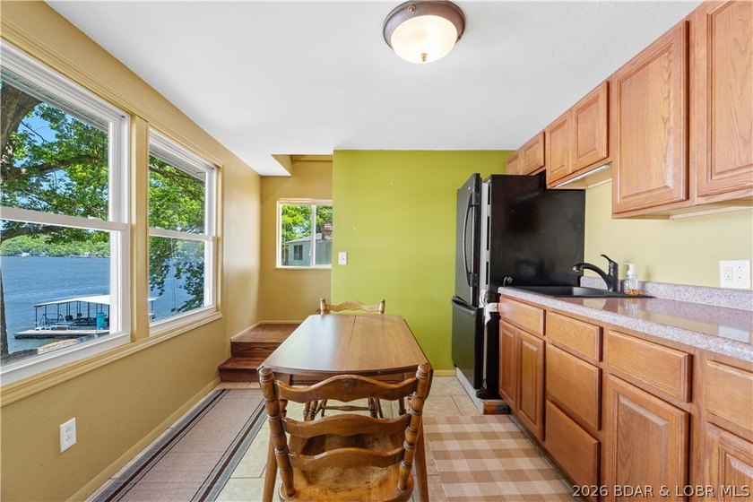 Tucked away on the sought-after Little Niangua Arm, this 3 bed - photo 15