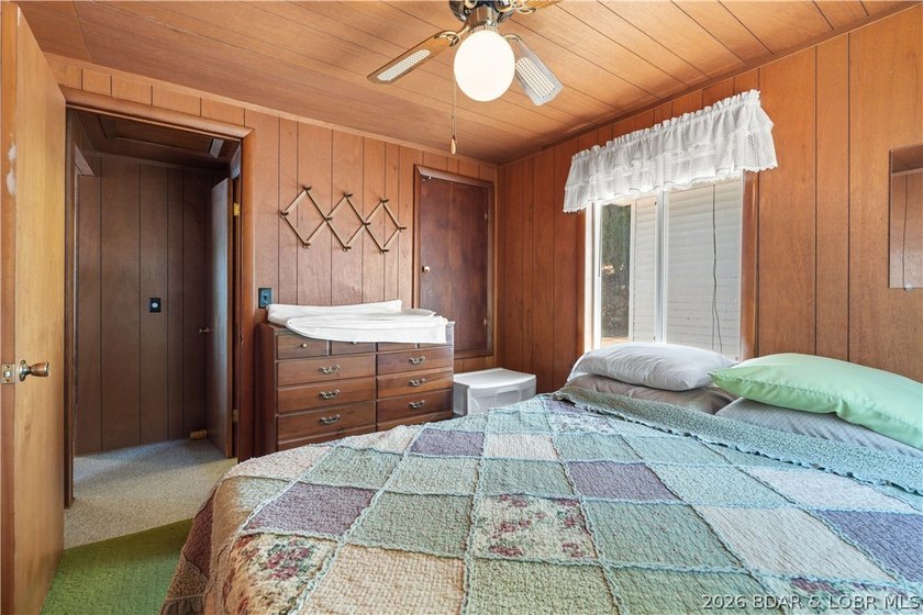 Tucked away on the sought-after Little Niangua Arm, this 3 bed - photo 20
