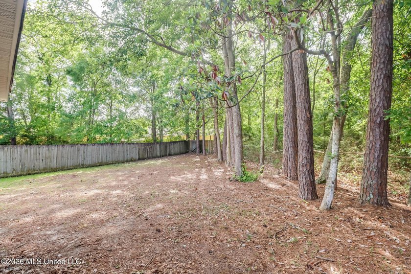 Investment opportunity on a quiet cul-de-sac-perfect for buyers - photo 23