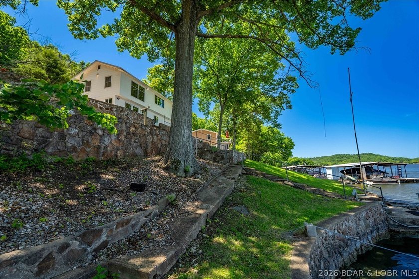Tucked away on the sought-after Little Niangua Arm, this 3 bed - photo 38
