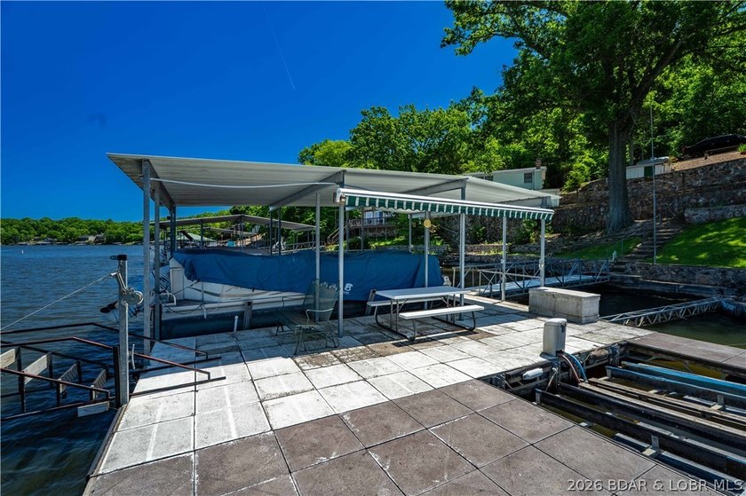 Tucked away on the sought-after Little Niangua Arm, this 3 bed - photo 41