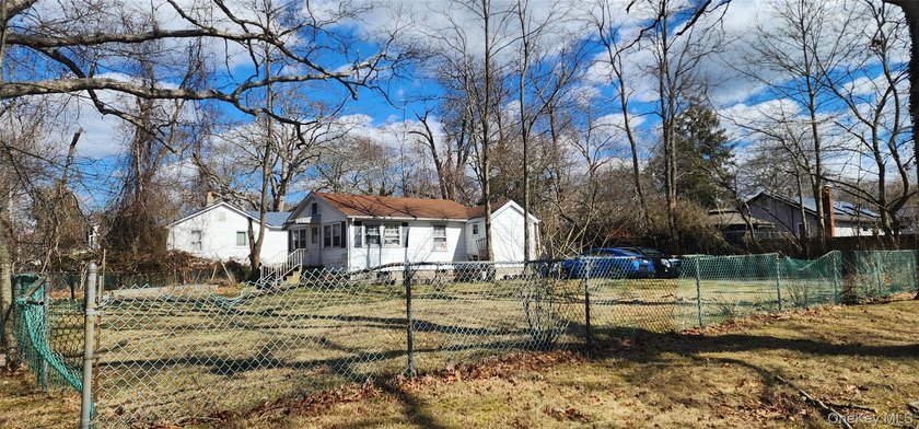 Calling All Investors! LOW Taxes! Current long term great tenant - photo 2