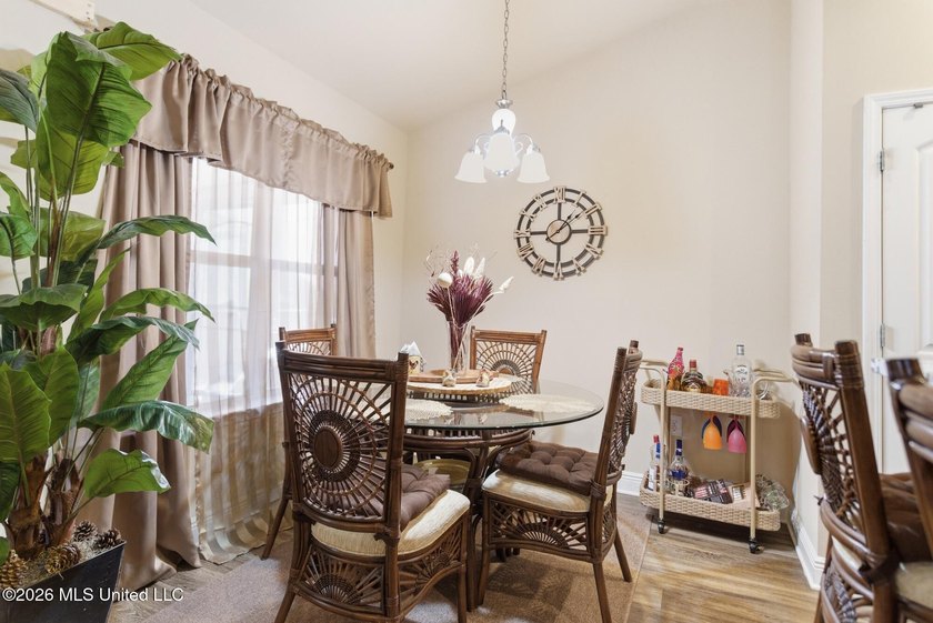 Move-in ready home in the heart of Ocean Springs! This 3-bedroom - photo 11