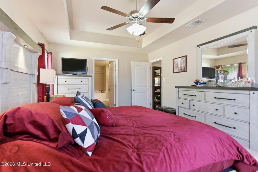Move-in ready home in the heart of Ocean Springs! This 3-bedroom - photo 16