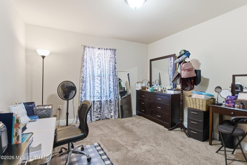 Move-in ready home in the heart of Ocean Springs! This 3-bedroom - photo 20