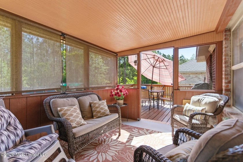 Move-in ready home in the heart of Ocean Springs! This 3-bedroom - photo 23