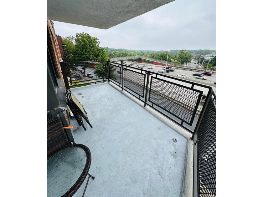 Fully updated 2 Bedroom Coop, Located on the 4t floor. This Unit - photo 25