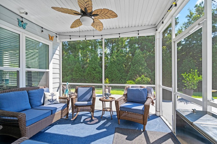 Back on the market with fresh updates! Freshly painted - photo 29