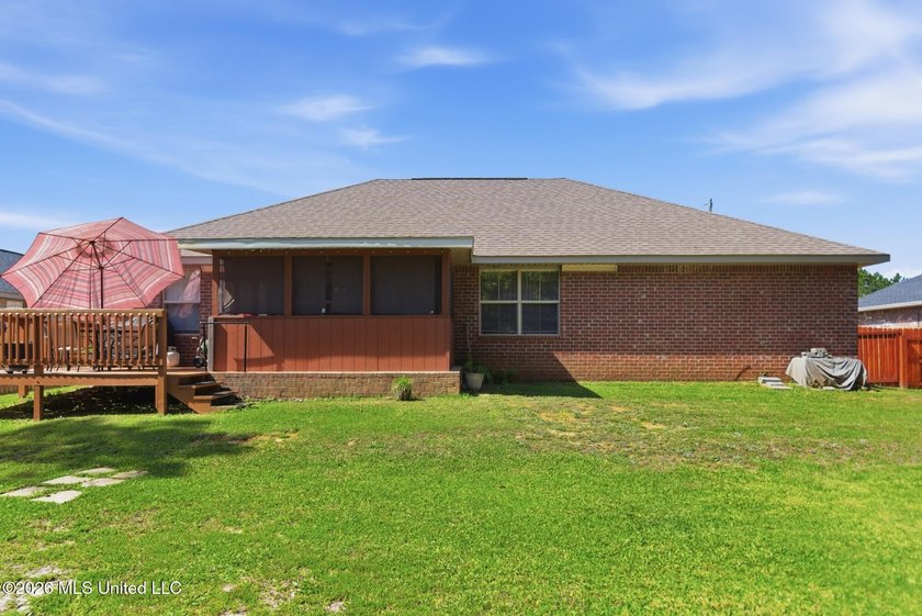 Move-in ready home in the heart of Ocean Springs! This 3-bedroom - photo 29