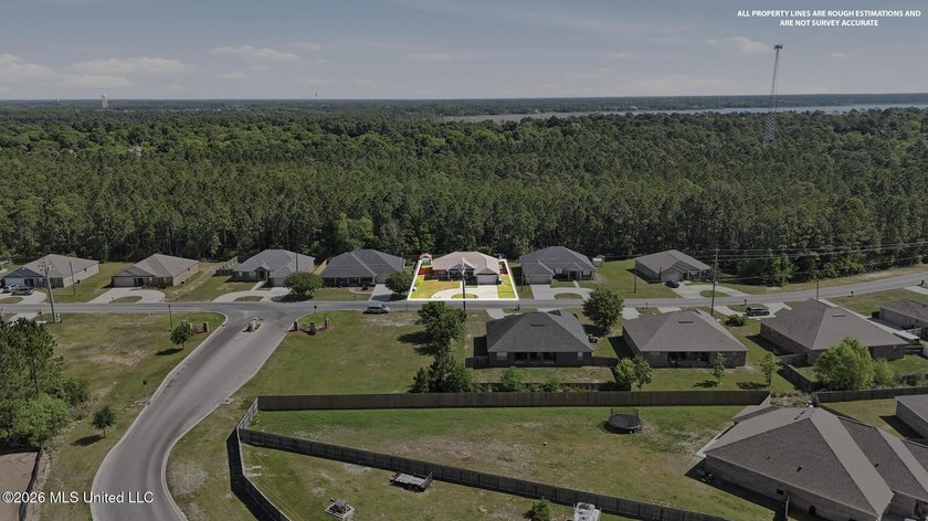 Move-in ready home in the heart of Ocean Springs! This 3-bedroom - photo 31