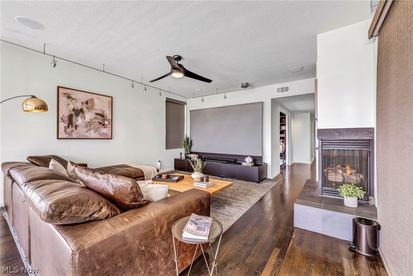 Panoramic views, a private rooftop and terrace, a rare private - photo 41