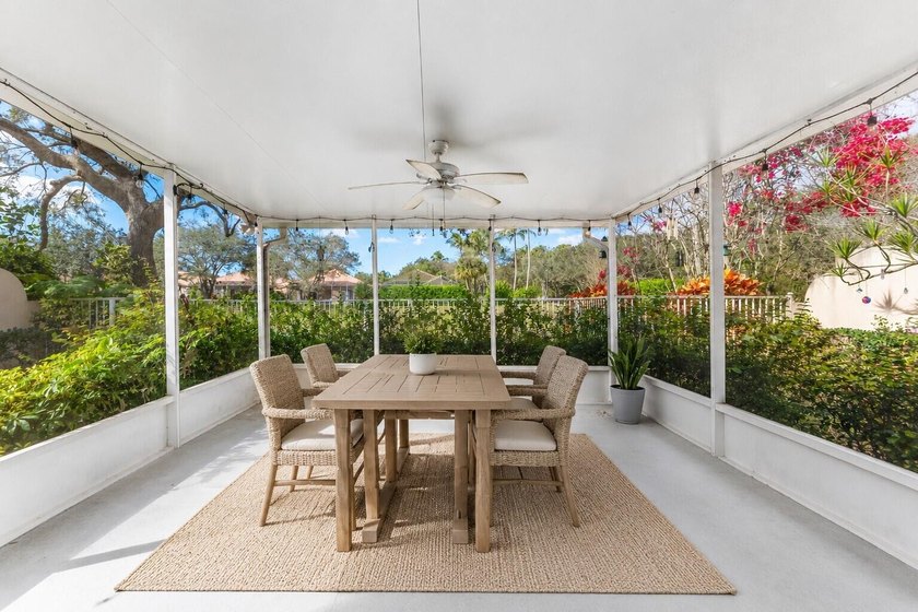 Immaculate two-bedroom, two-bath updated villa with a two-car - photo 21