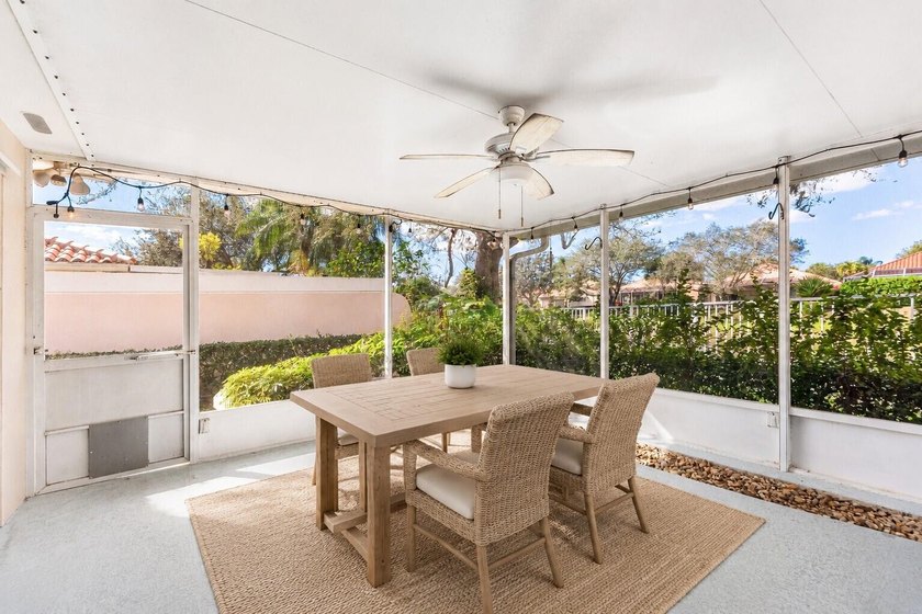 Immaculate two-bedroom, two-bath updated villa with a two-car - photo 22