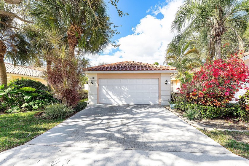 Immaculate two-bedroom, two-bath updated villa with a two-car - photo 28
