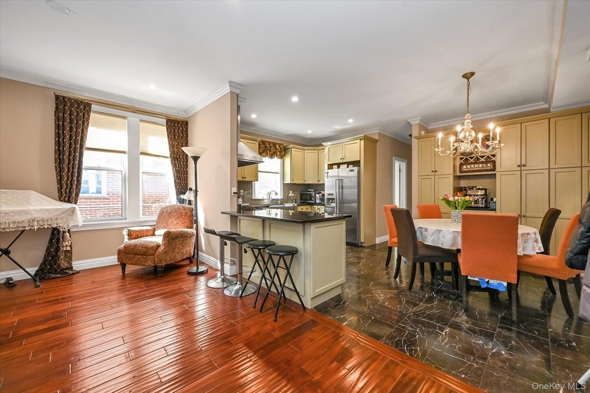 Detached double brick, large two family in prime North Flushing - photo 4