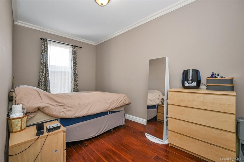 Detached double brick, large two family in prime North Flushing - photo 7