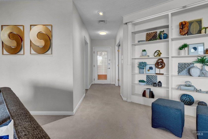 Welcome to the Penthouse at Rim Crest Condominiums, an iconic - photo 7