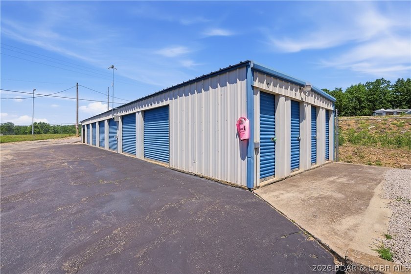 Positioned in a prime location on Osage Beach Parkway, this - photo 18
