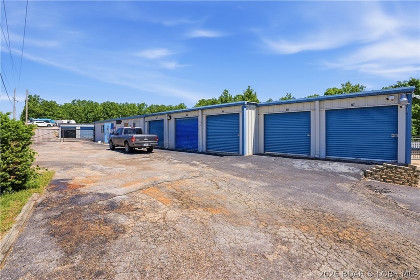 Positioned in a prime location on Osage Beach Parkway, this - photo 21