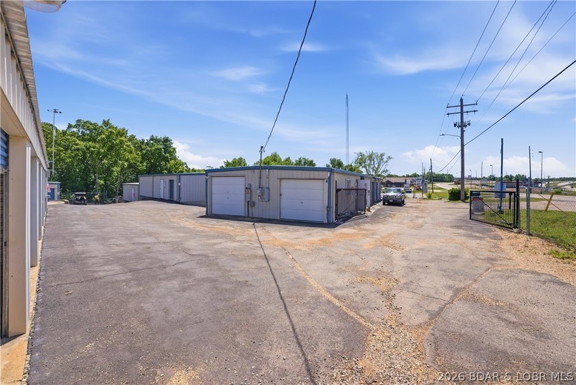 Positioned in a prime location on Osage Beach Parkway, this - photo 23