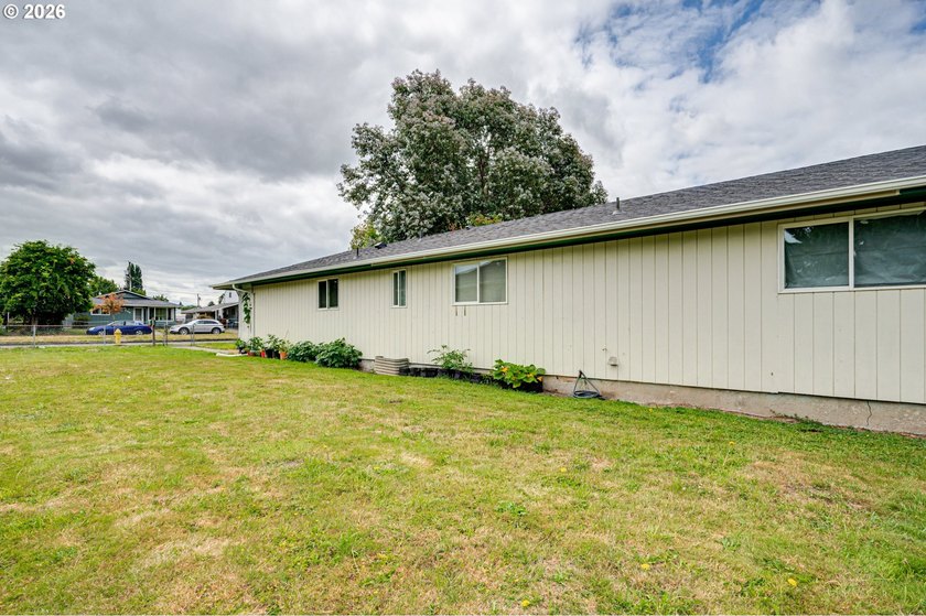 Welcome home to this charming bungalow situated on a spacious - photo 17