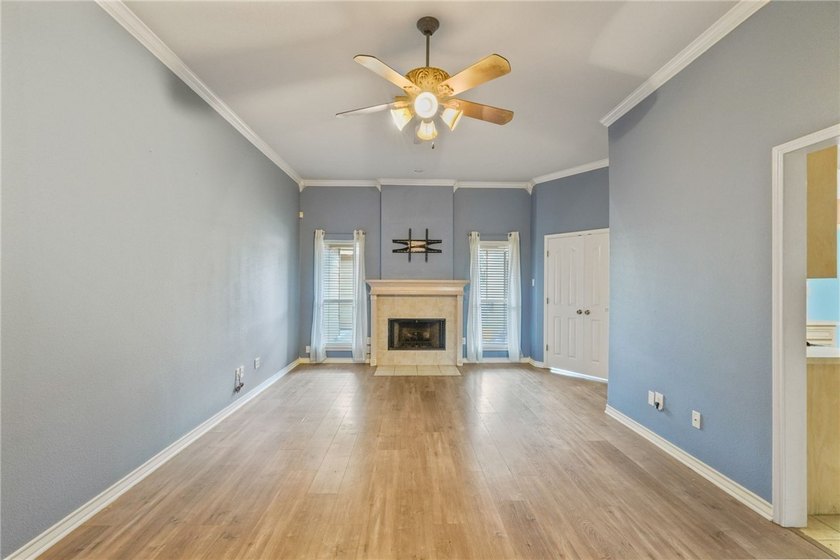 Welcome to this inviting three bedroom, two bathroom home with a - photo 3