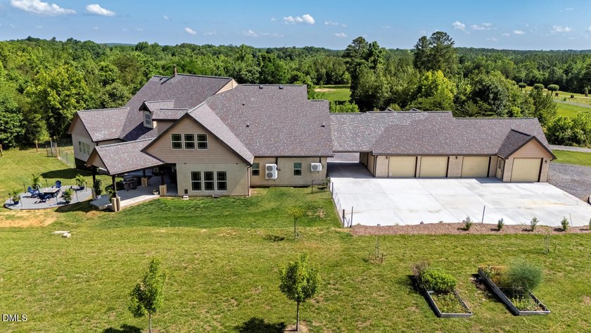 One-of-a-kind luxury custom estate privately set on 13 acres - photo 3