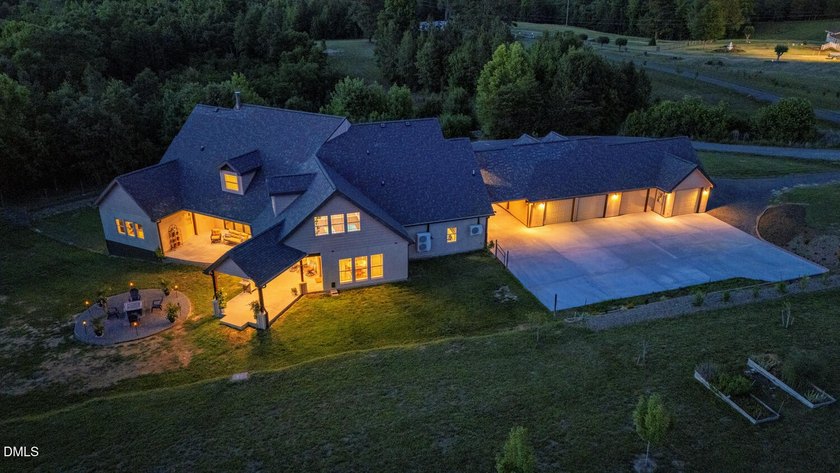 One-of-a-kind luxury custom estate privately set on 13 acres - photo 4