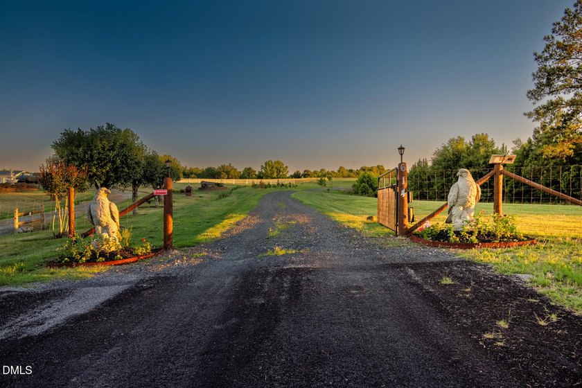 One-of-a-kind luxury custom estate privately set on 13 acres - photo 9