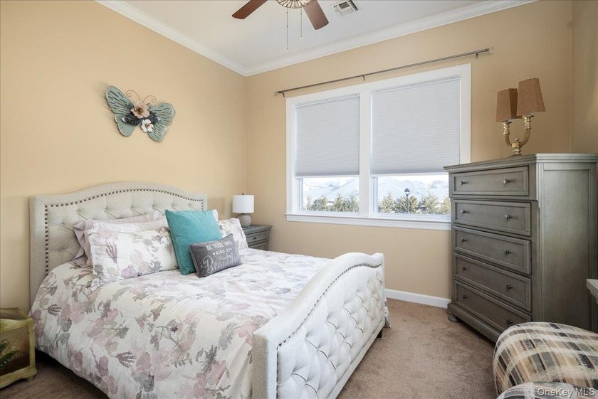 Luxurious Resort Style Living At The Seasons Elwood! Upscale 55+ - photo 14