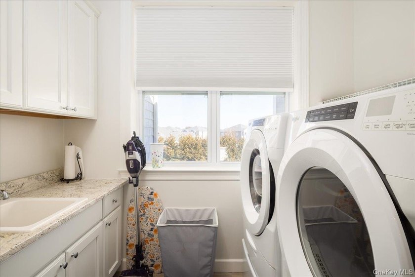 Luxurious Resort Style Living At The Seasons Elwood! Upscale 55+ - photo 16