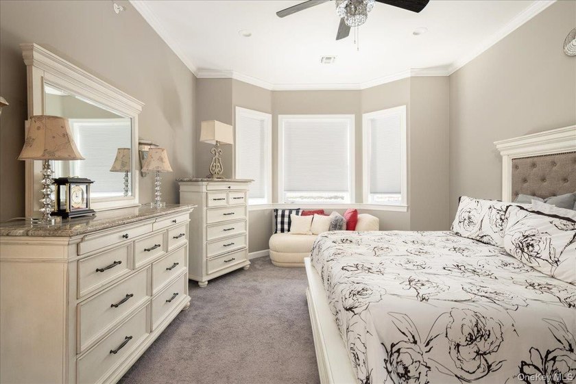 Luxurious Resort Style Living At The Seasons Elwood! Upscale 55+ - photo 20